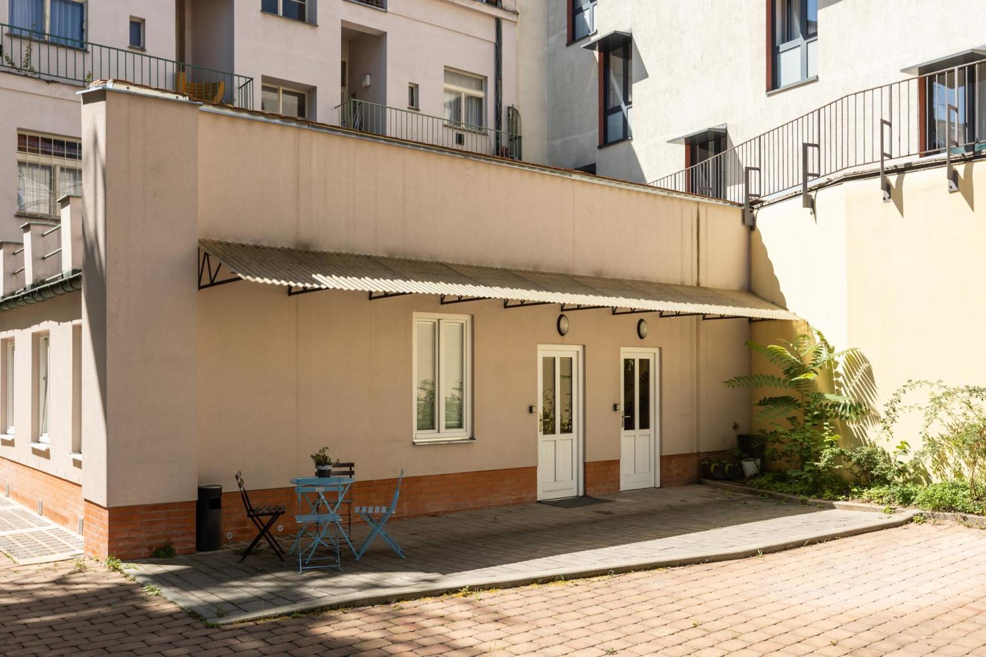 Spacious Apartment In Quiet Courtyard Near Charles Bridge Praga Exterior foto